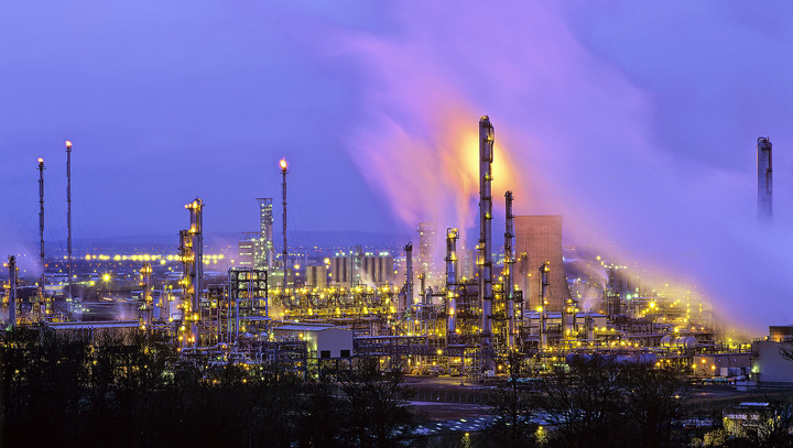 SCOTTISH COMPANIES URGED TO DIVERSIFY INTO THE LOW CARBON MARKET